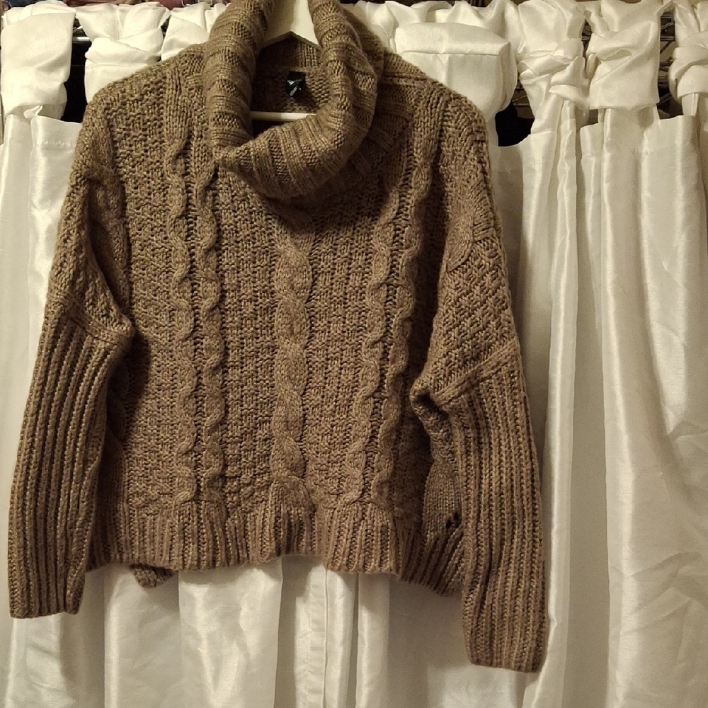 Windsor Chunky Knit Turtleneck Sweater - Tan Small